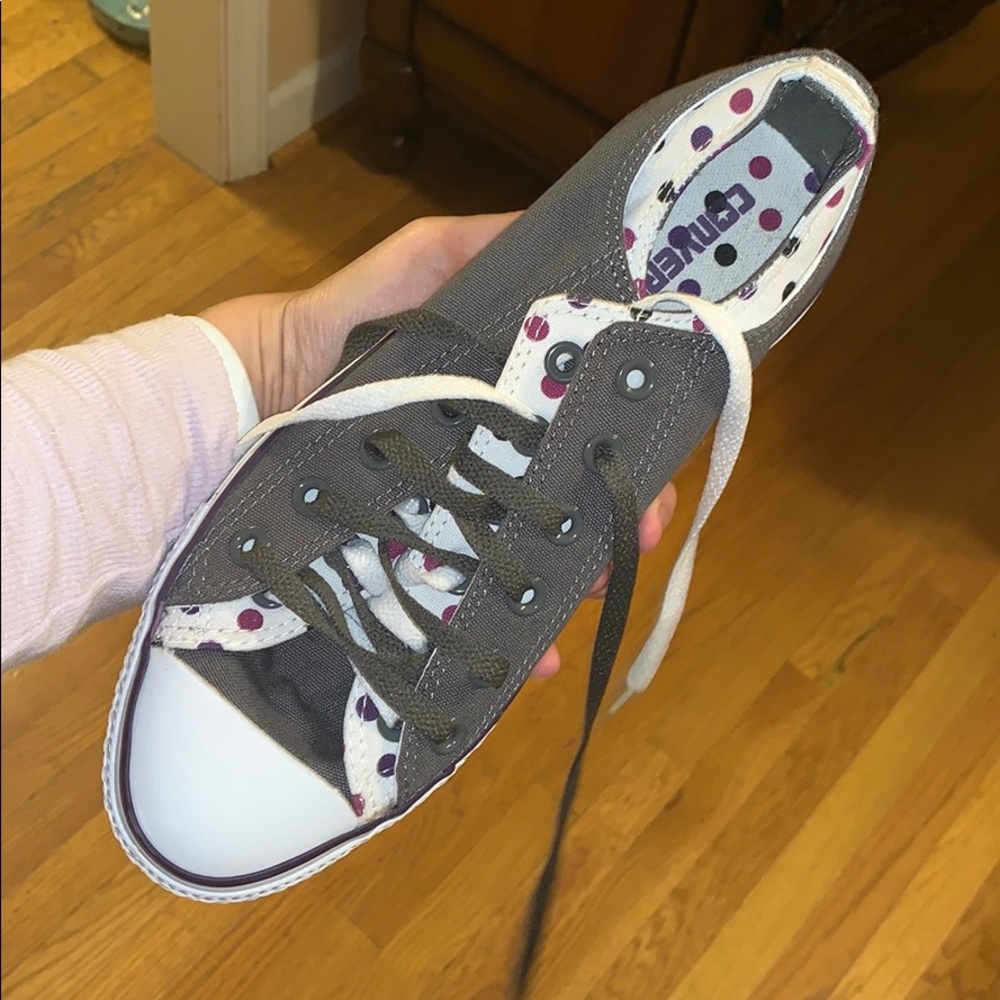 Grey converse